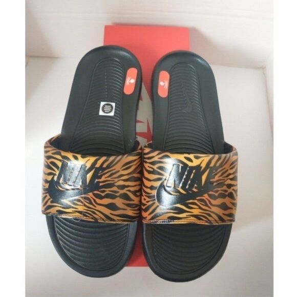 New! NIKE Women's Victori One Animal Print Slide Sandals Shoes Open-Toe - Picture 6 of 9